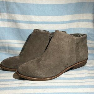 EUC ALEX MARIE ankle boots sz 8 taupe/tan.